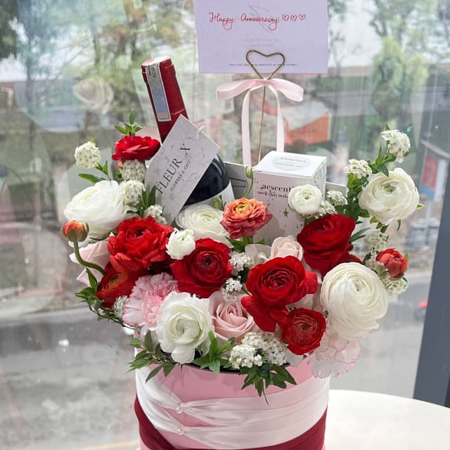 Rosé Luxe - Box hoa kết hợp rượu vang